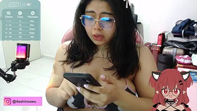 Snapshot of its-shiro chatting on 06-21-26, 04:48 its-shiro online show from 06-21-26, 04:48