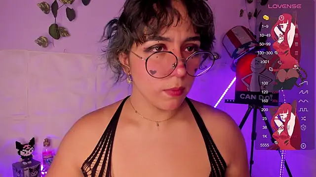 Snapshot of Ludovica6669 chatting on 02-06-25, 06:56 Ludovica6669 online show from 02-06-25, 06:56