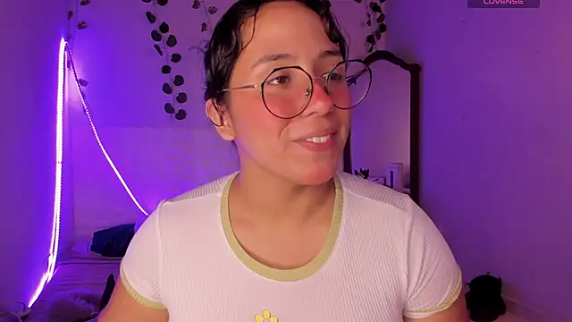 Snapshot of Ludovica6669 chatting on 03-06-25, 02:30 Ludovica6669 online show from 03-06-25, 02:30