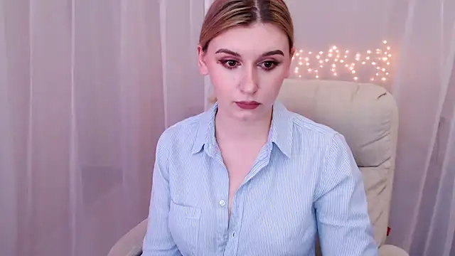 Snapshot of Freya_Celestial chatting on 03-02-25, 01:38 Freya Celestial online show from 03-02-25, 01:38