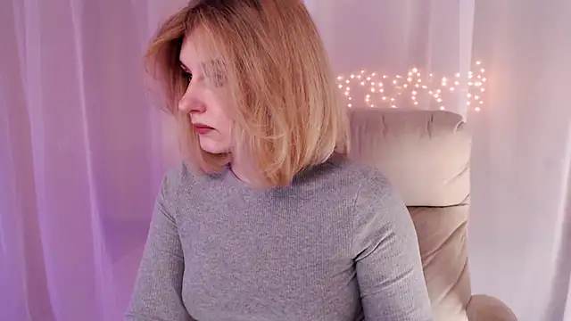 Snapshot of Freya_Celestial chatting on 03-14-25, 05:35 Freya Celestial online show from 03-14-25, 05:35