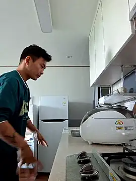 Snapshot of Doh728 chatting on 11-07-25, 02:00 Doh728 online show from 11-07-25, 02:00