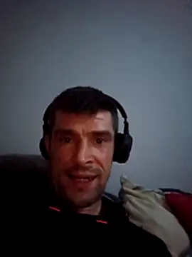 Snapshot of Schkodnik chatting on 04-01-26, 01:06 Schkodnik online show from 04-01-26, 01:06