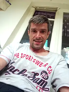 Snapshot of Schkodnik chatting on 06-20-26, 05:10 Schkodnik online show from 06-20-26, 05:10