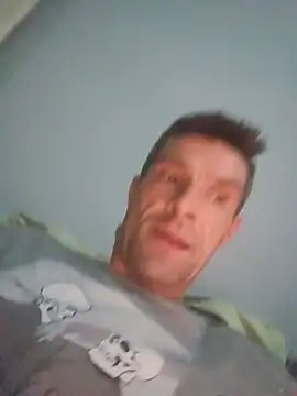 Snapshot of Schkodnik chatting on 08-02-26, 04:11 Schkodnik online show from 08-02-26, 04:11
