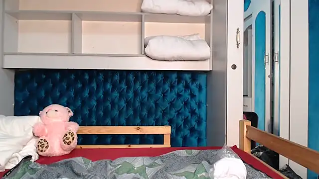 Snapshot of YoungDiva69 chatting on 02-01-26, 07:29 YoungDiva69 online show from 02-01-26, 07:29