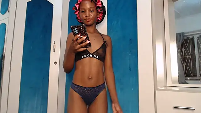 Snapshot of YoungDiva69 chatting on 02-10-26, 10:03 YoungDiva69 online show from 02-10-26, 10:03