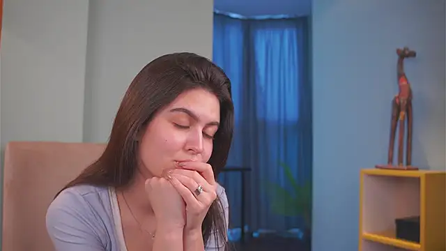 Snapshot of KennaVorn chatting on 01-28-25, 10:02 KennaVorn online show from 01-28-25, 10:02