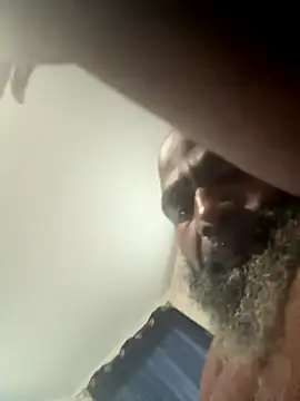 Snapshot of shavez5888 chatting on 10-29-25, 09:49 shavez5888 online show from 10-29-25, 09:49