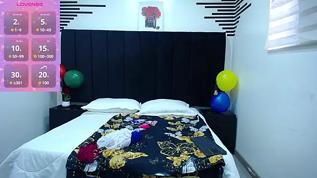 Snapshot of CamiilaReyes chatting on 10-16-25, 01:23 CamiilaReyes online show from 10-16-25, 01:23