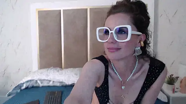 IsabelaWoods online show from 02-05-25, 09:40