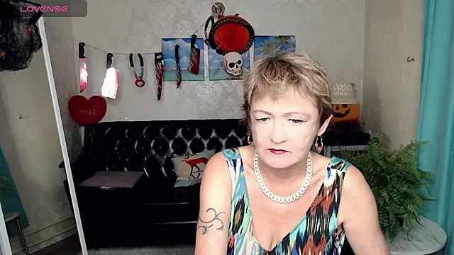 SexyGrandma  online show from 10-23-25, 05:01