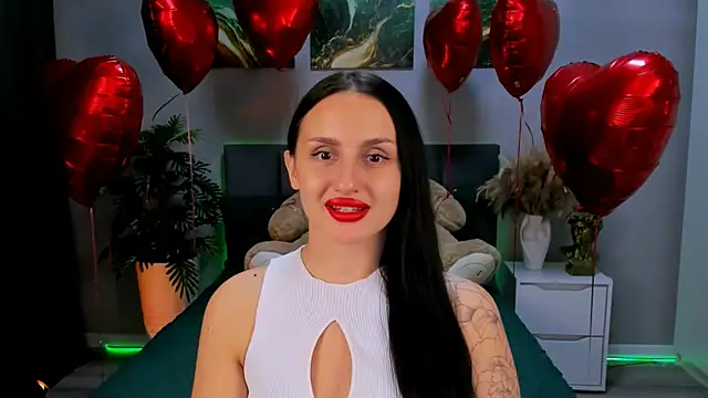 Snapshot of EmiliaBeynard chatting on 02-16-25, 05:48 EmiliaBeynard online show from 02-16-25, 05:48
