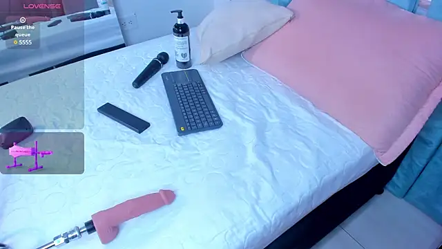 Snapshot of AlexxaSmall chatting on 02-19-25, 11:49 AlexxaSmall online show from 02-19-25, 11:49