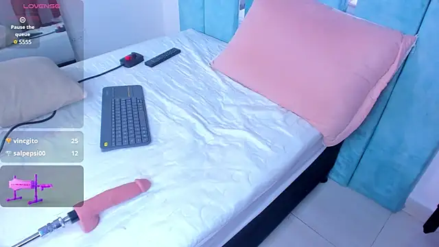 Snapshot of AlexxaSmall chatting on 02-21-25, 04:05 AlexxaSmall online show from 02-21-25, 04:05