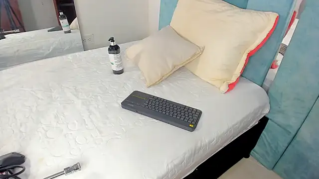 Snapshot of AlexxaSmall chatting on 03-10-25, 11:42 AlexxaSmall online show from 03-10-25, 11:42