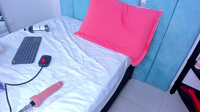 Snapshot of AlexxaSmall chatting on 03-10-25, 02:48 AlexxaSmall online show from 03-10-25, 02:48