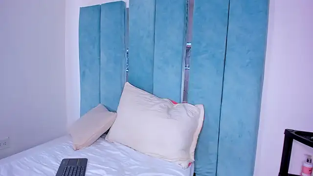 Snapshot of AlexxaSmall chatting on 03-21-25, 11:55 AlexxaSmall online show from 03-21-25, 11:55