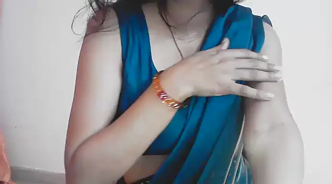 Snapshot of kajal__bhabhi_ chatting on 02-10-25, 05:41 kajal bhabhi online show from 02-10-25, 05:41
