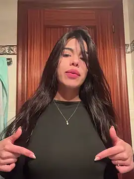 Snapshot of soycamila26 chatting on 02-06-25, 01:54 soycamila26 online show from 02-06-25, 01:54