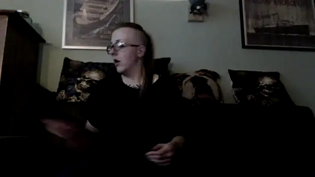 Snapshot of Astrid-Gilbert chatting on 01-29-25, 06:18 Astrid-Gilbert online show from 01-29-25, 06:18