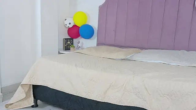 Snapshot of Shanntal_ chatting on 06-30-26, 07:59 Shanntal online show from 06-30-26, 07:59