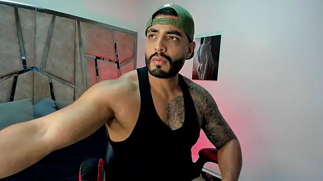 Snapshot of LeandroRusso chatting on 02-01-25, 08:05 LeandroRusso online show from 02-01-25, 08:05