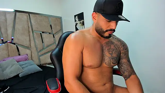 Snapshot of LeandroRusso chatting on 02-04-25, 02:39 LeandroRusso online show from 02-04-25, 02:39