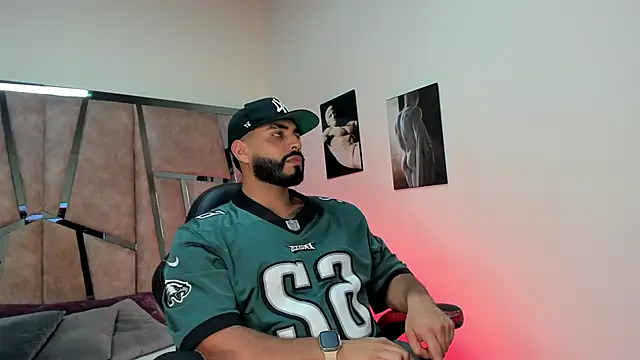 Snapshot of LeandroRusso chatting on 02-20-25, 07:52 LeandroRusso online show from 02-20-25, 07:52