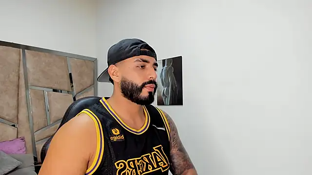 Snapshot of LeandroRusso chatting on 02-28-25, 09:44 LeandroRusso online show from 02-28-25, 09:44