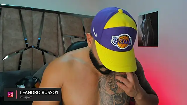 Snapshot of LeandroRusso chatting on 03-02-25, 12:20 LeandroRusso online show from 03-02-25, 12:20