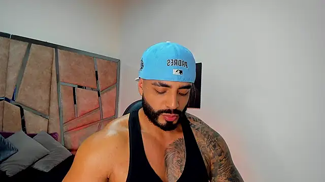 Snapshot of LeandroRusso chatting on 03-06-25, 08:48 LeandroRusso online show from 03-06-25, 08:48