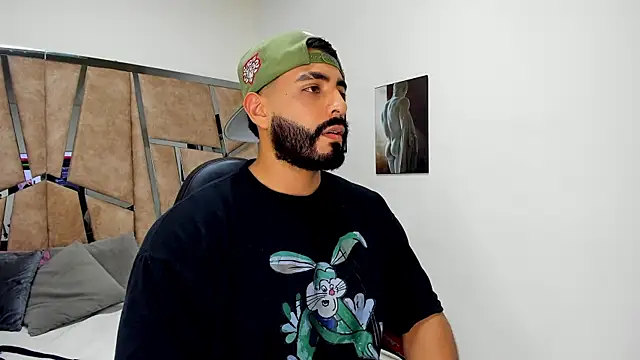 Snapshot of LeandroRusso chatting on 03-12-25, 09:24 LeandroRusso online show from 03-12-25, 09:24