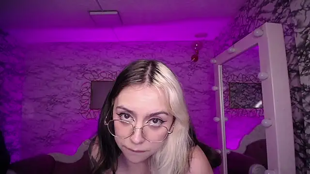 Hela v online show from 03-03-25, 06:55