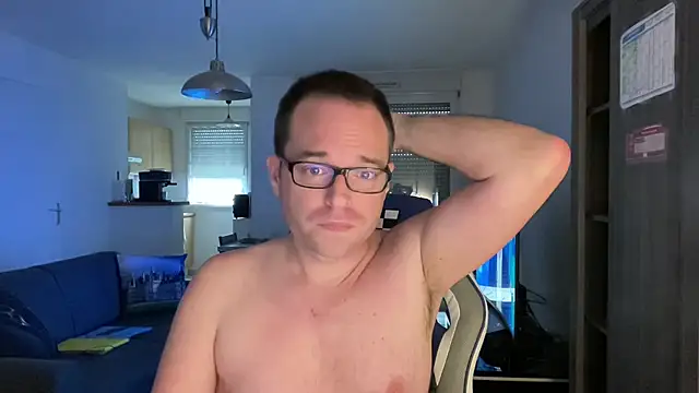 Funnyjul31 online show from 03-15-25, 01:40