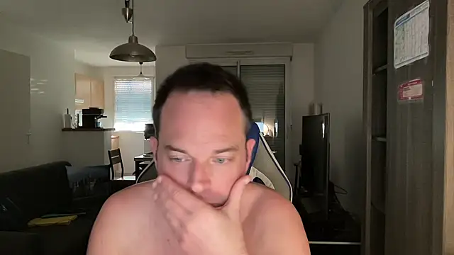 Funnyjul31 online show from 03-21-25, 05:34