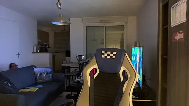 Funnyjul31 online show from 03-21-25, 08:40