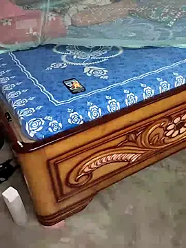 Snapshot of birds0641 chatting on 10-08-25, 08:06 birds0641 online show from 10-08-25, 08:06