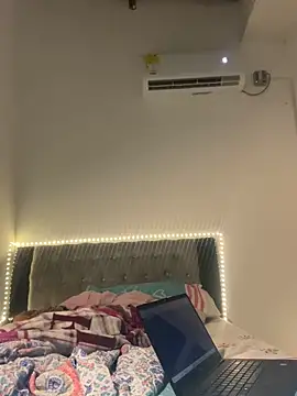 my cam online show from 02-13-25, 04:00