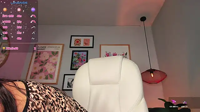 Snapshot of nina__dixon chatting on 03-18-25, 11:20 nina dixon online show from 03-18-25, 11:20