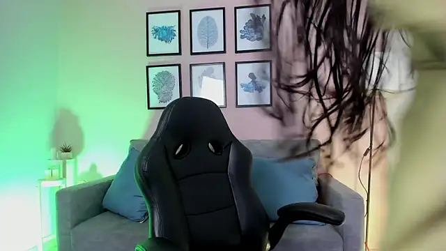 nina  dixon online show from 12-17-25, 11:44