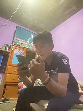 EduardoEspinoza12 online show from 02-19-25, 08:33