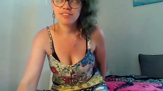 Snapshot of Ju-Hot chatting on 05-26-26, 03:52 Ju-Hot online show from 05-26-26, 03:52