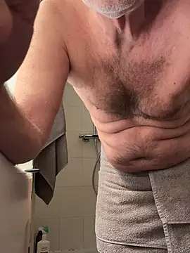 Snapshot of vincent1522 chatting on 01-27-25, 06:41 vincent1522 online show from 01-27-25, 06:41