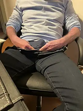 Snapshot of vincent1522 chatting on 01-29-25, 06:39 vincent1522 online show from 01-29-25, 06:39