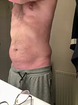 Snapshot of vincent1522 chatting on 02-11-25, 06:40 vincent1522 online show from 02-11-25, 06:40