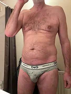 Snapshot of vincent1522 chatting on 03-15-25, 10:57 vincent1522 online show from 03-15-25, 10:57