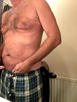 Snapshot of vincent1522 chatting on 09-12-25, 05:40 vincent1522 online show from 09-12-25, 05:40