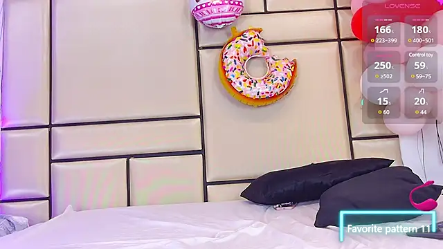 JulianaaHerrera online show from 02-18-25, 02:27