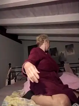 divinaerotica online show from 04-15-26, 08:09